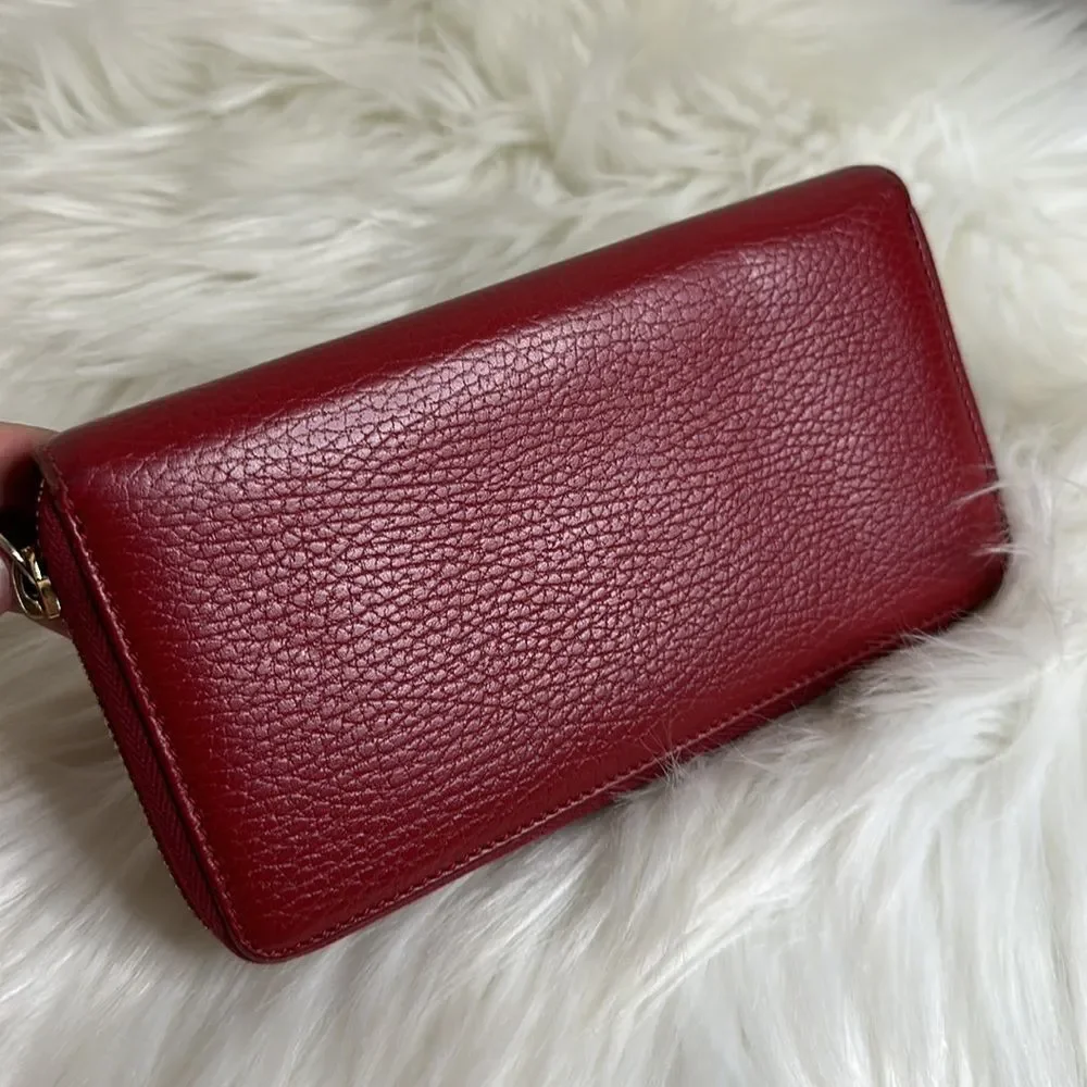💯Authentic Gucci GG Long Zipped Around Wallet 🍀
